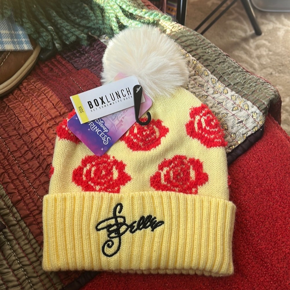 Disney Belle Box Lunck Pom Pom beanie Disney Princess - Picture 2 of 7